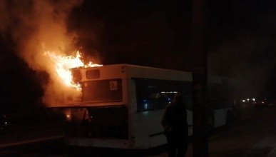 Автобус 9кс горит