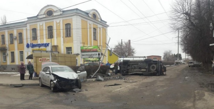 ДТП 23 февраля  на перекрёстке улиц Тимирязева и Дарвина Воронеж 