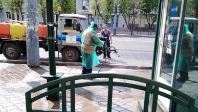 В Северном районе проводится дезинфекция общественных мест, остановок, пешеходных переходов, парковок. Воронеж, профилактика коронавируса. 