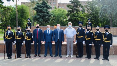 22 июня прошло торжественное возложение венков к Памятнику Славы в честь годовщины начала ВОВ Чистяков северный район Мошуров Кандыбин Барыкин Воронеж 