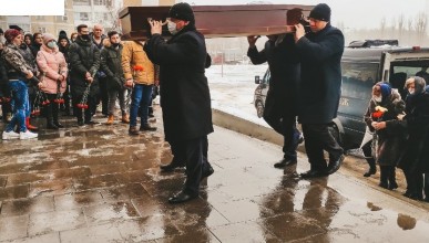 Воронежцы простились с жестоко убитой учительницей