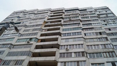 Под окнами многоэтажки на Владимира Невского нашли тело 21-летнего парня
