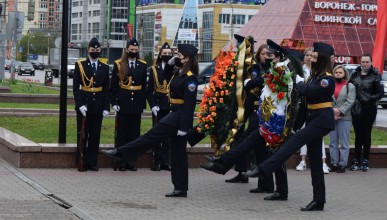 Северном районе Воронежа возложили венки и цветы в Дня Победы