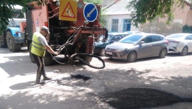 В Северном районе Воронежа продолжается фрагментарный ремонт улично-дорожной сети