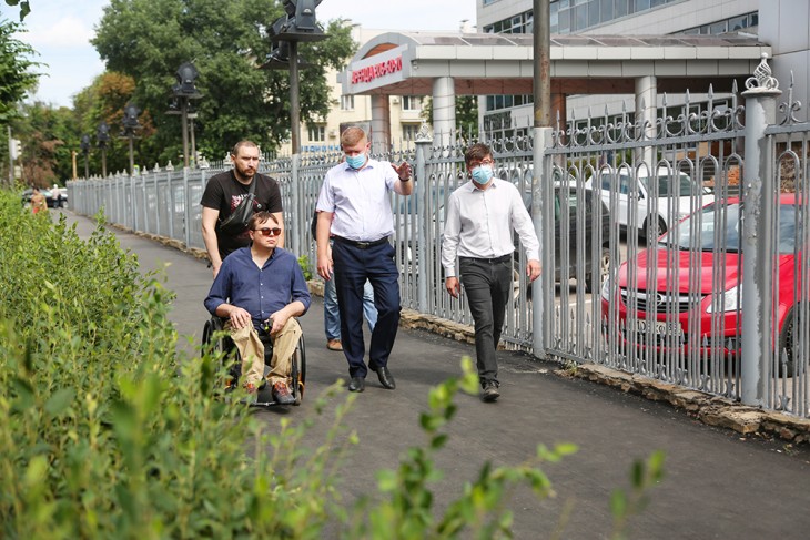 В Северном районе Воронежа продолжается масштабная работа по обустройству тротуаров