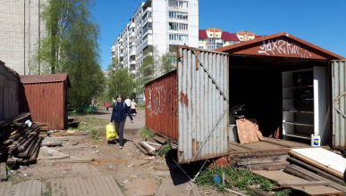 В Северном районе Воронежа сносят незаконно построенные гаражи