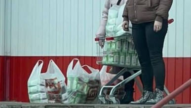Какие магазины ввели ограничения на продажу продуктов питания в Воронеже?