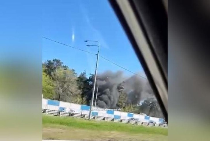 У областной больницы в Воронеже произошёл пожар: появилось видео