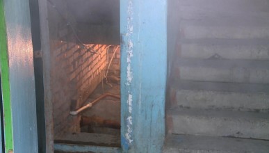 В Северном подвал «9-этажки под напряжением» залило горячей водой