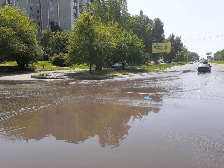 «Течёт река Волга»: возле Северного леса второй за пять дней потоп 