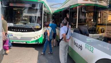 Два маршрутных автобуса столкнулись около автовокзала в Воронеже
