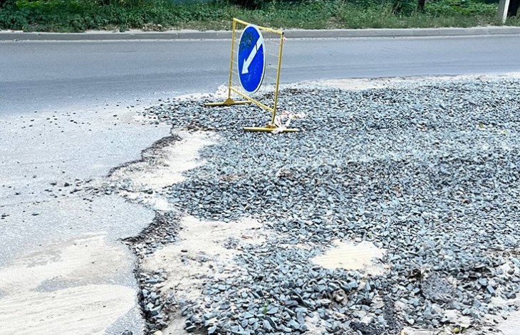 Дорожники будто издеваются над автомобилистами