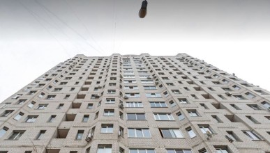 В Воронеже девочка пострадала от бутылки, выброшенной из окна многоэтажки  