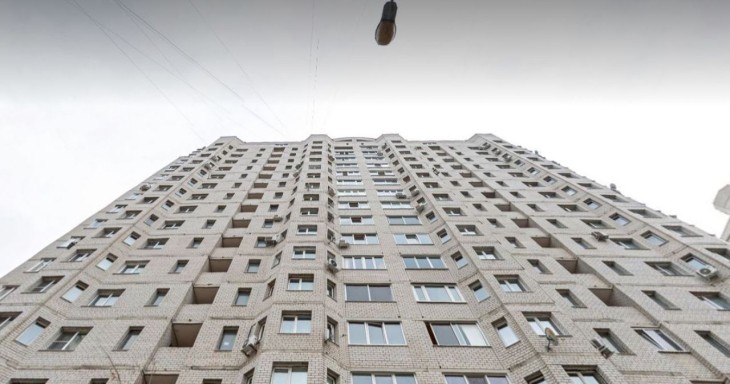 В Воронеже девочка пострадала от бутылки, выброшенной из окна многоэтажки  
