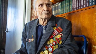 Ветеран Великой Отечественной войны, участника боев за город Василий Карнушин