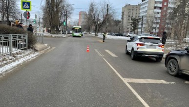 Злостный нарушитель ПДД сбил женщину, переходившую дорогу на зеленый свет, в Воронеже