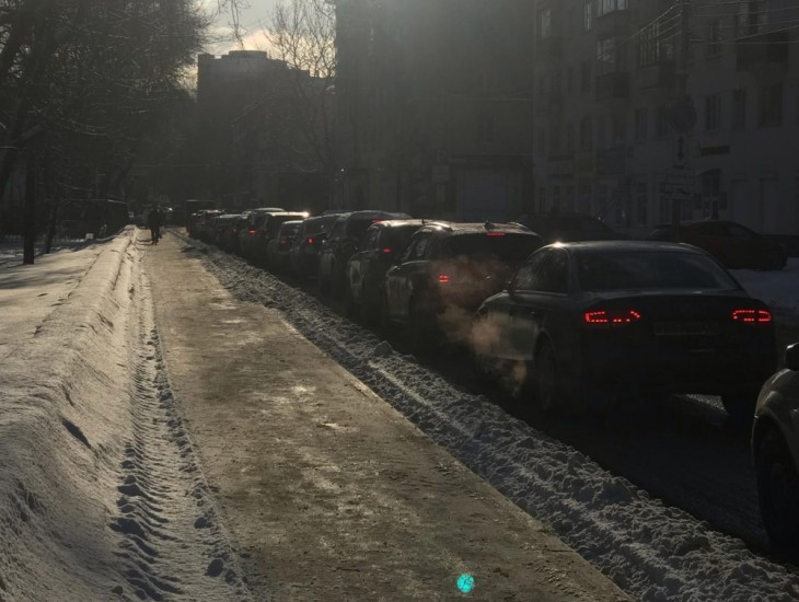 Адские пробки поразили снежный Воронеж в начале недели