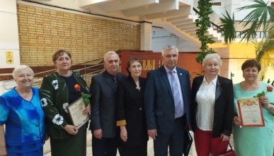 Жителям Коминтерновского района вручили грамоты за активное участие в ветеранском движении