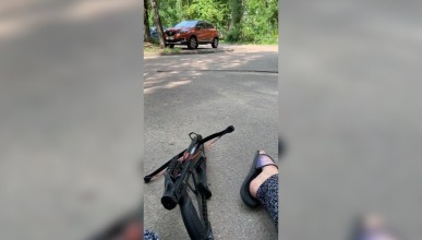 Разъярённая женщина с заряженным арбалетом караулила жертв у подъезда в Воронеже 