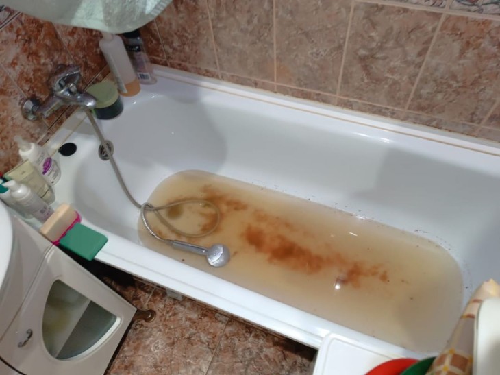 «Соседка самовольно перекрыла воду и тем самым угробила нам колонки»