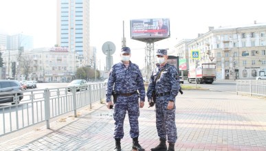 Неадекватный мужчина устроил дебош в мебельном магазине в Воронеже