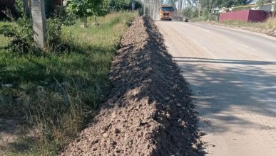 Песочные баррикады перекрыли доступ к домам воронежцев 