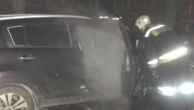 Поджигатель машины попал на видео в Воронеже
