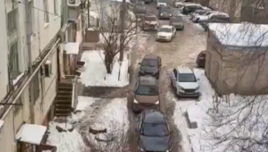 Дворовой дублер Московского проспекта попал на видео в Воронеже