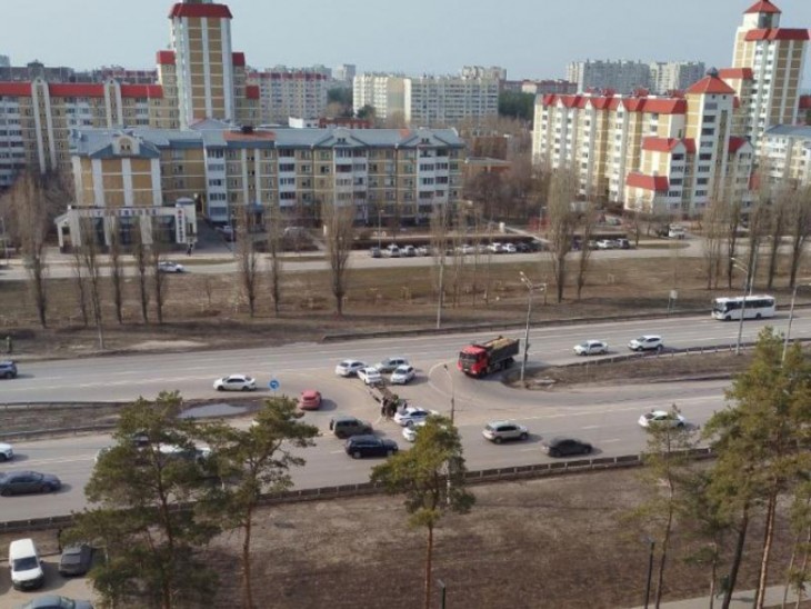 Автомобиль перевернулся на Московском проспекте 