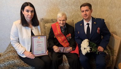 В Коминтерновском районе поздравили ветерана Великой Отечественной войны Бориса Путилина с присвоением звания «Почетного гражданина Воронежа»