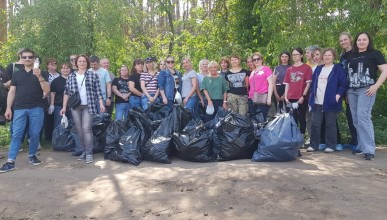 В Коминтерновском районе продолжаются субботники и чистые среды