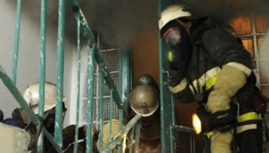 Балконы загорелись в воронежской многоэтажке: эвакуированы 9 человек