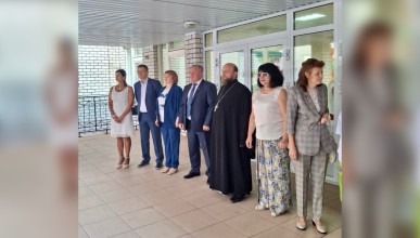 Александр Чистяков поздравил школьников с Днём знаний в своём округе