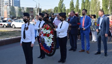 В Коминтерновском районе прошла всероссийская акция «Цветы памяти» и областная акция «Венок памяти» Воронеж Северный район 
