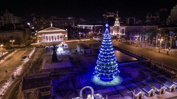 За сколько установят новогоднюю елку в Воронеже в этом году? Воронеж Северный район 