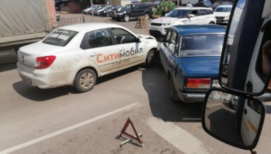 Авария на перекрестке улицы Текстильщиков и проспекта Труда. Воронеж Северный район