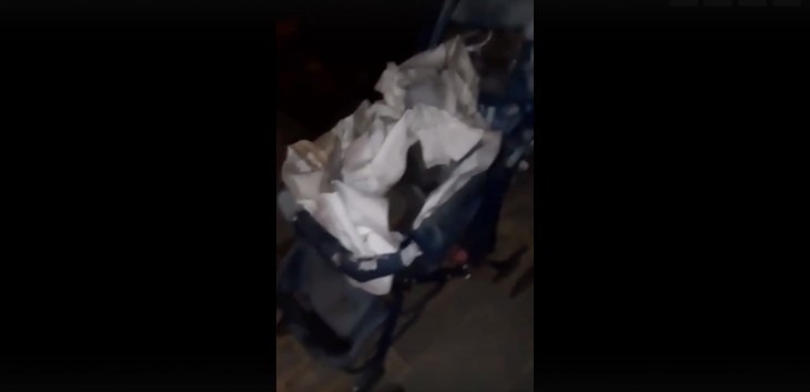 Женщина ночью воровала тротуарную плитку на улице 9 Января. Воронеж Северный район