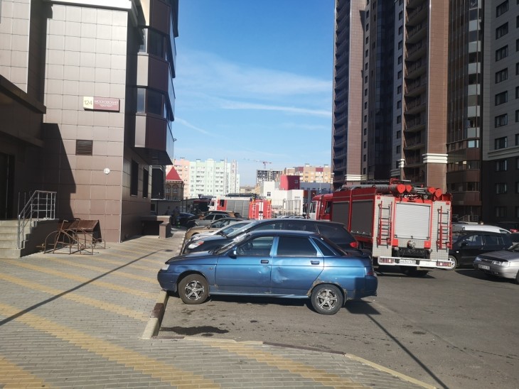 Много пожарных машин на Московском проспекте. Воронеж Северный район