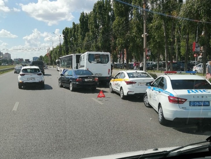 ДТП с маршрутками на Московском проспекте. Воронеж Северный район