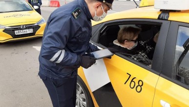 Инспекторами ГИБДД начаты массовые проверки такси и автобусов в Воронеже. Воронеж Северный район