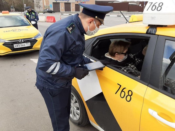 Инспекторами ГИБДД начаты массовые проверки такси и автобусов в Воронеже. Воронеж Северный район