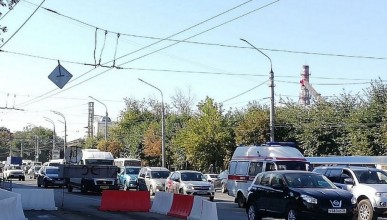 Серьезная пробка на Московском проспекте. Воронеж Северный район