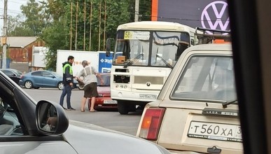 ДТП с ПАЗиком на пересечение проспекта Труда и Московского проспекта. Воронеж Северный район