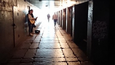  В переходе у политеха появился свет и два гитариста. Воронеж Северный район