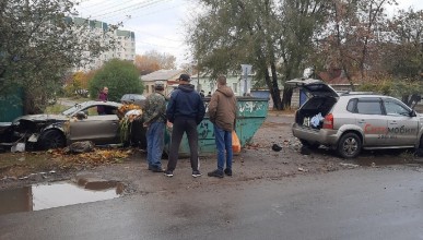 Таксист попал в ДТП на пересечение Рабочего проспекта и улицы Советской. Воронеж Северный район